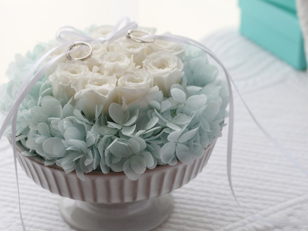 【ゼクシー掲載】12本のバラのリングピロー サムシングブルー プリザーブドフラワー