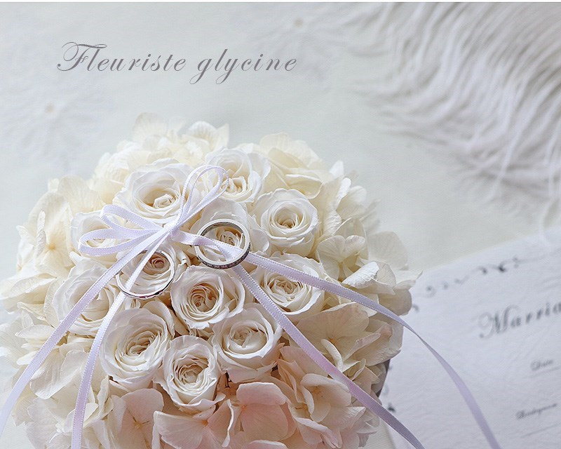 12本のバラのリングピロー 白 プリザーブドフラワー