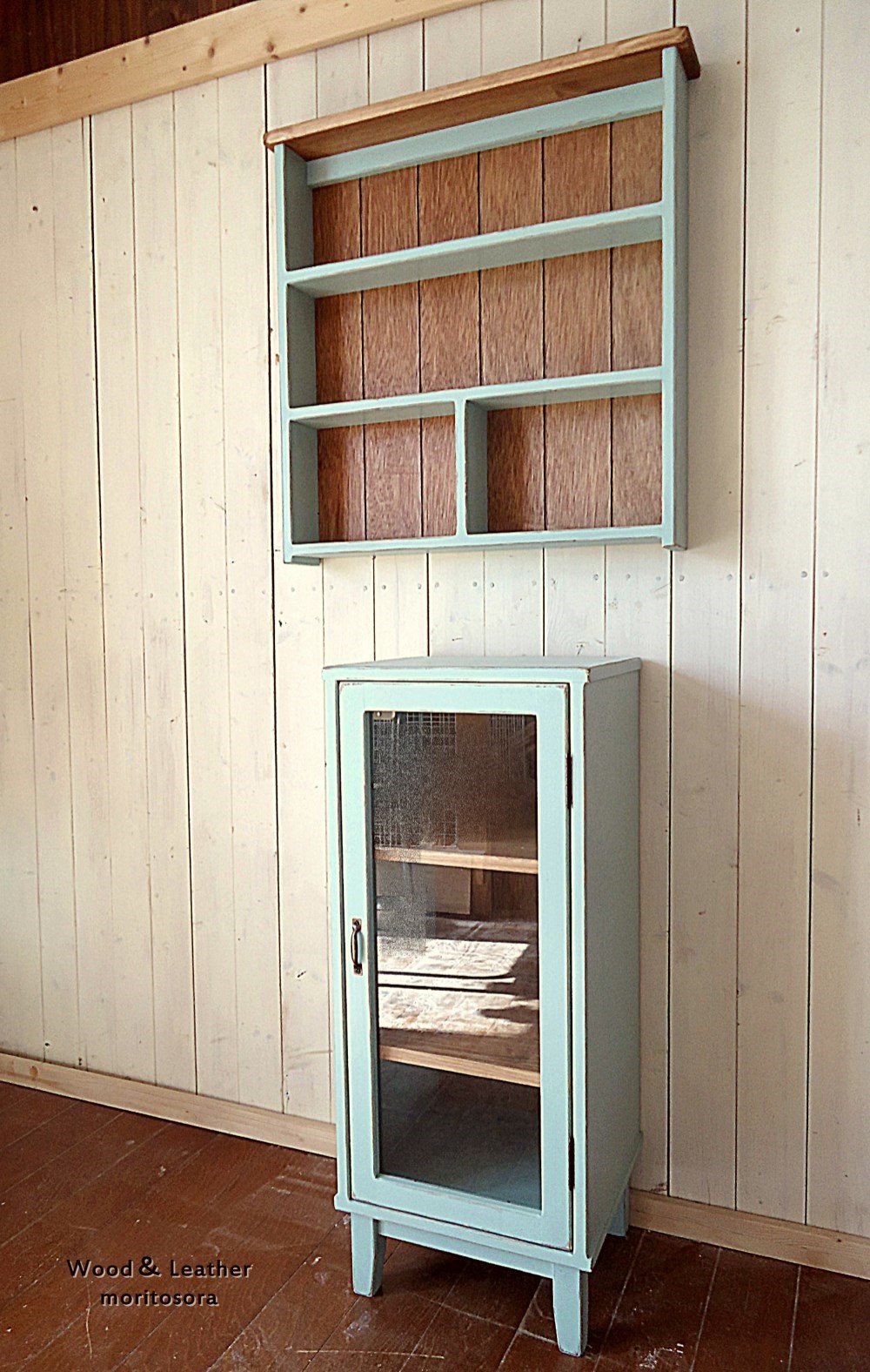 スリムガラスキャビネットmg