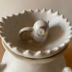 鳥のおうち茶香炉(ぷっくりとした塔にぷっくりとした鳥)【アロマポット】 7枚目の画像
