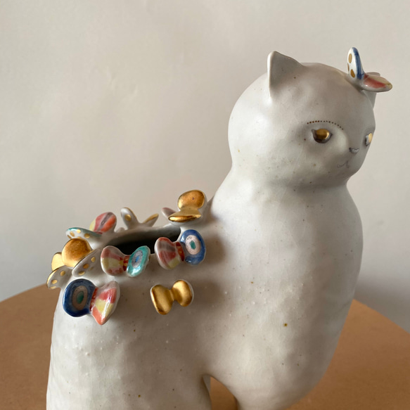 猫とてふてふの花入れ【花器】【陶器】 2枚目の画像
