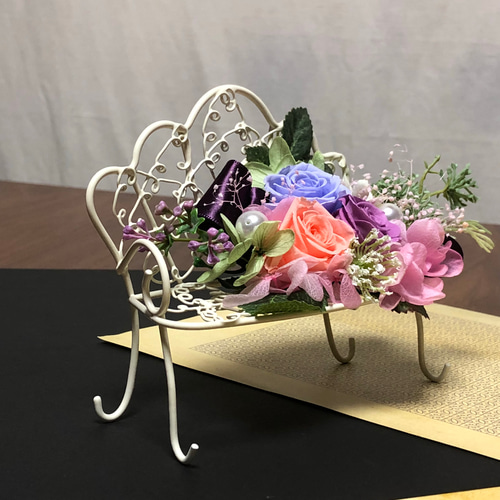 思い出メルヘン「ベンチ」/プリザーブドフラワーアレンジメント