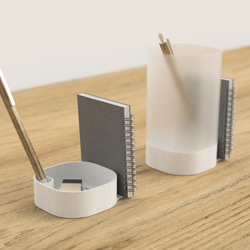 ペン、手帳スタンド付の小物入れ(MUJIのペンシルスタンドを上に置けます！） 2枚目の画像