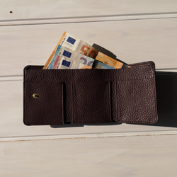【sale】三つ折り財布〈PUKA〉イタリアンレザーパープルブラウン 4枚目の画像