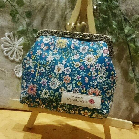 がま口財布(ぷっくりハートげんこ☆北欧花柄グリーン) 1枚目の画像