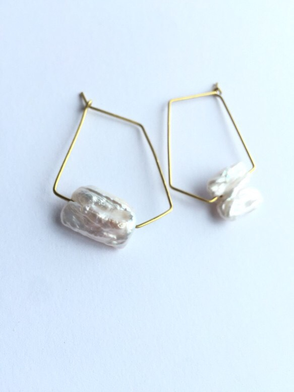 natural stone hoop [pearl] 2枚目の画像