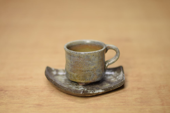 小さめのカップ＆ソーサー(Cw-004) 1枚目の画像