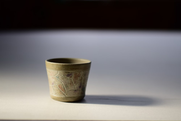 カラフルでシックなカップ(Aw-009) 1枚目の画像