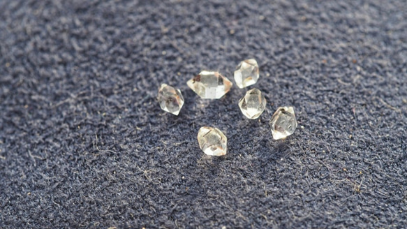 18k gold ring ~小さな天然石~　ﾊｰｷﾏｰﾀﾞｲﾔﾓﾝﾄﾞ 4枚目の画像