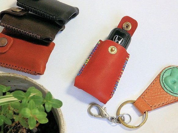 ホンダ　Nシリーズスマートキー　赤のオイルレザー　　４窓キーカバー　本革手縫い 2枚目の画像