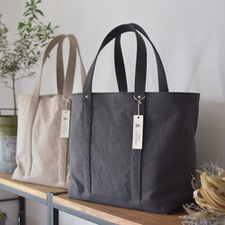 【Doux_TOTE XL】smoke black 1枚目の画像