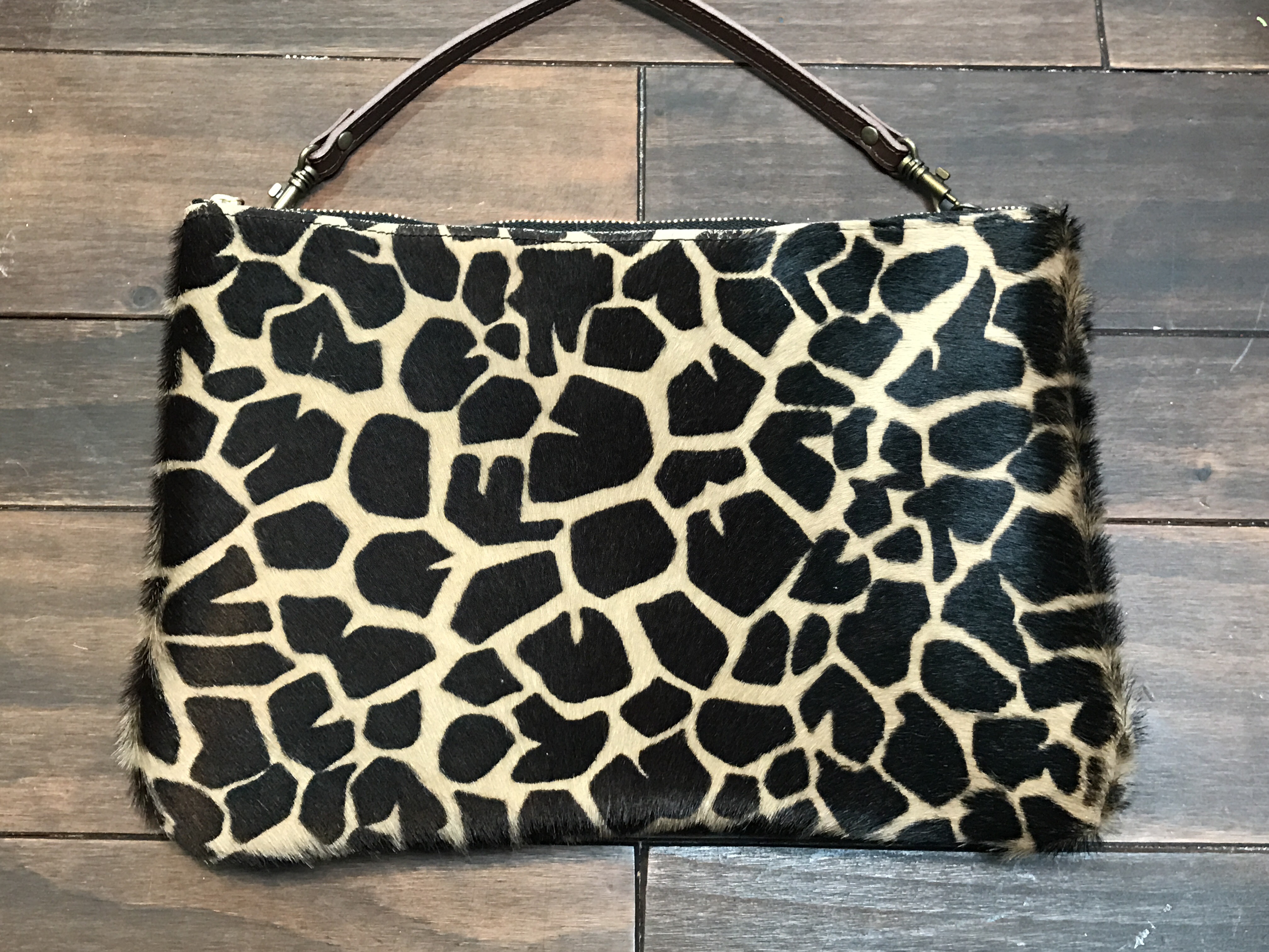 本革 キリン柄ジラフ 毛皮ポシェット