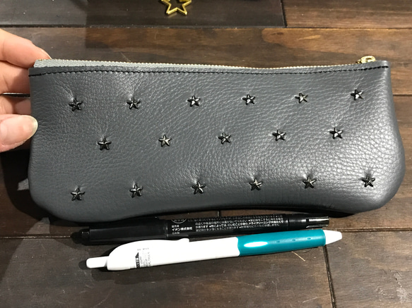 本革 ペンケース スタースタッズ ダークグレー ポーチ GIN6SAGA