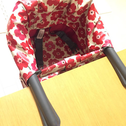 イングリシッーナファストカバー マリメッコ レッド 椅子カバー 子供用椅子カバー 1枚目の画像