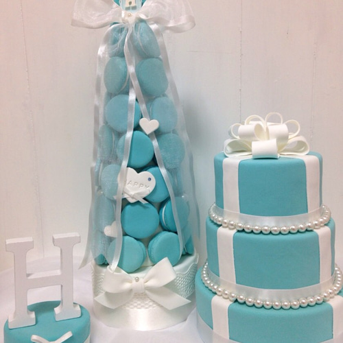 【数量限定品】特大ティファニーブルーの7段マカロンタワー 数量限定品】特大ティファニーブルーの7段マカロンタワー - メルカリ