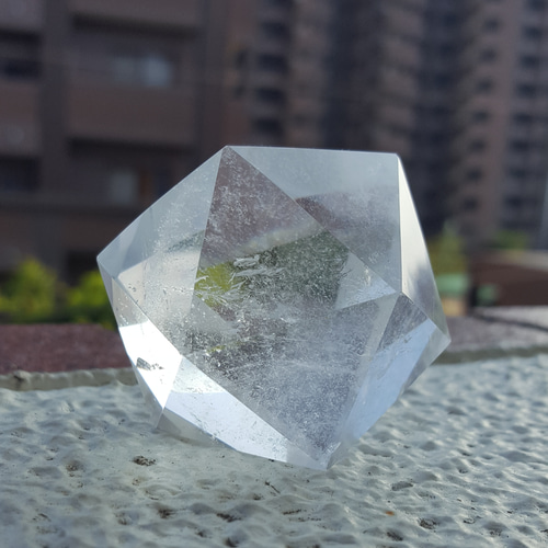 正20面体カットの水晶ボール☆No6 天然石 虹色の星 通販 4409481