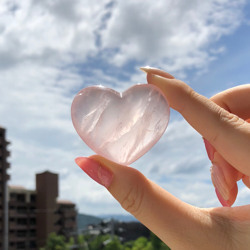 ローズクォーツのハートタンブル 売切れ 天然石 虹色の星 通販 5954227