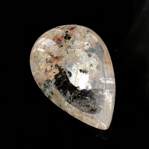 大粒！！ホワイトガーデンクォーツ（庭園水晶）のルースタンブル