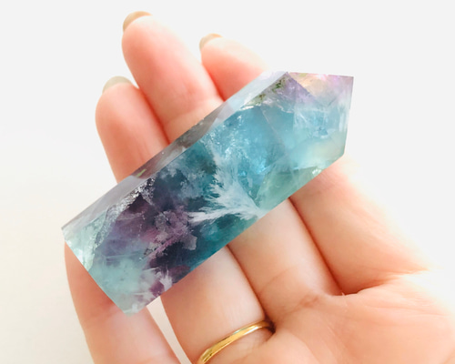 希少！エンジェルフェザーフローライトのポイント 天然石 虹色の星