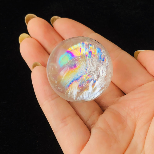 幸運を呼ぶ！虹入り水晶の丸玉① 天然石 虹色の星 通販 9724070