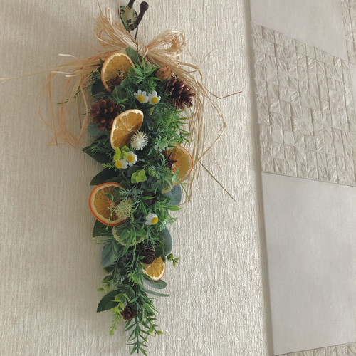 オレンジスライスとハーブグリーンの縦長ガーランド 秋冬スタイル