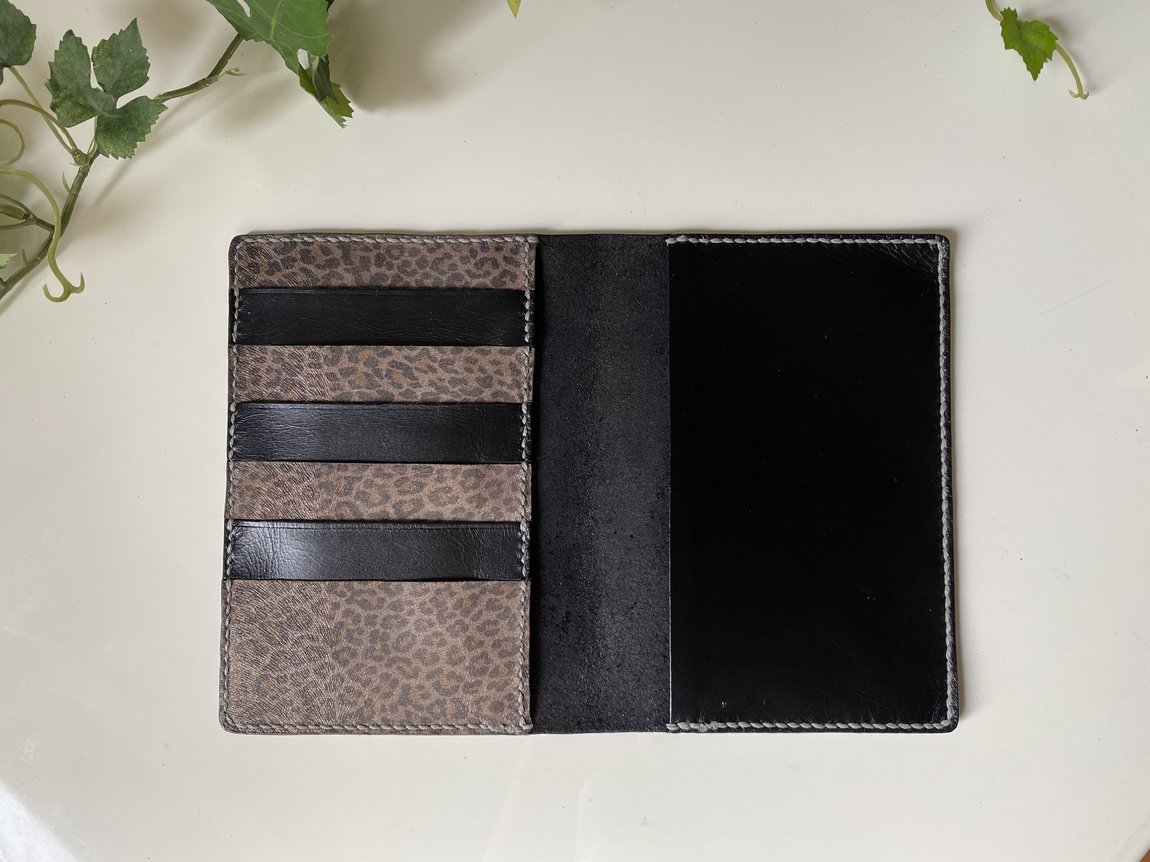 【受注制作】かわいい♡お薬手帳ケース☆ブラック×ヒョウ柄♬
