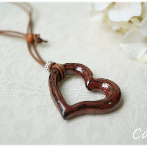 ☘️ レイヤードネックレス レトロ ネックレス ハート 麻紐 木製ビーズ ミモザ ロング ネックレス / 木製 ウッドビーズ 革紐 革 / 【白