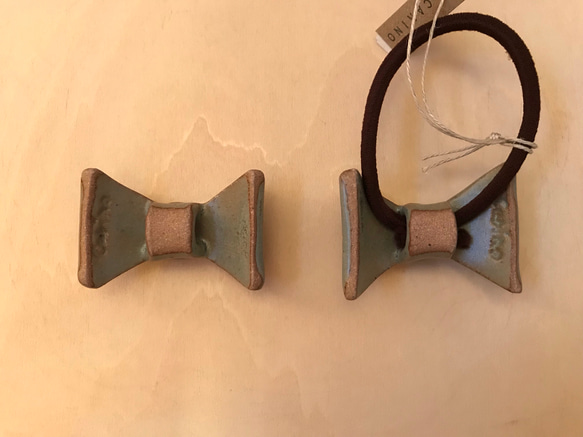 かにえ様専用／陶器のヘアゴム(ribbon/青銅マット) 2枚目の画像