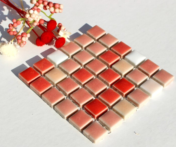 赤いモザイクタイルのチェリー置物 ウォーターグラス40クリムゾン｜ トーヨーキッチンスタイル公式