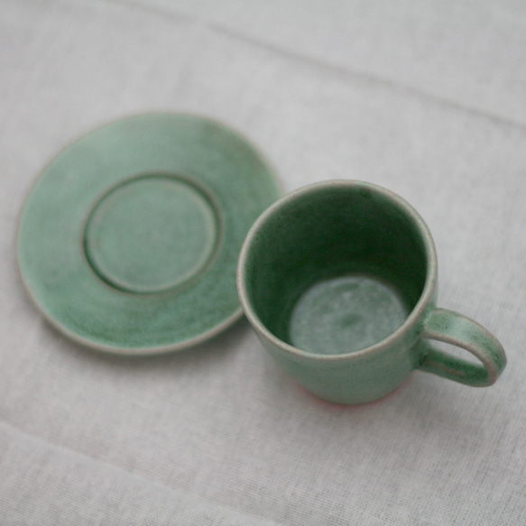 陶器：青銅色のデミタスカップ＆ソーサー 2枚目の画像