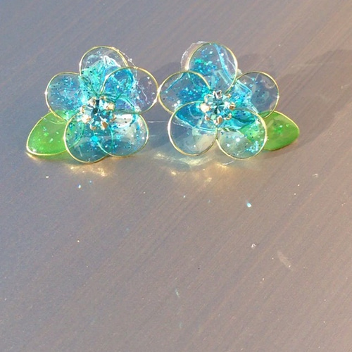 ワイヤーフラワーとレジン ピアス（その他） wato 通販｜Creema 