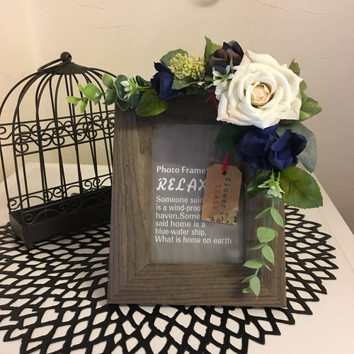 ミニプレゼントにいかが？フレームデコシリーズ❣️ホワイトの薔薇と  