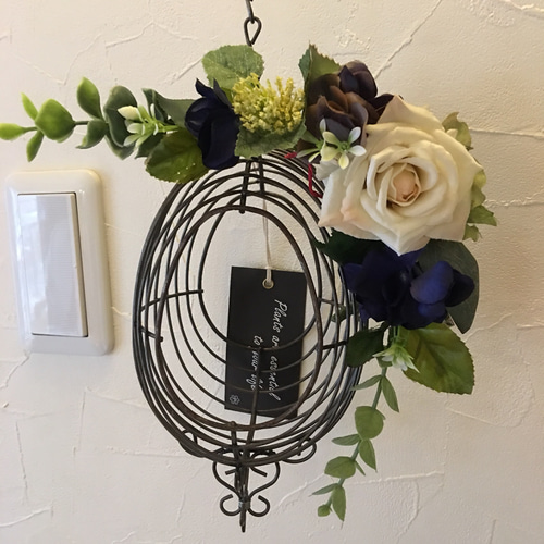 ミニプレゼントにいかが？フレームデコシリーズ❣️ホワイトの薔薇と  