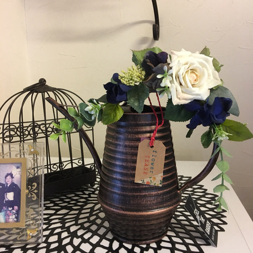 ミニプレゼントにいかが？フレームデコシリーズ❣️ホワイトの薔薇と  