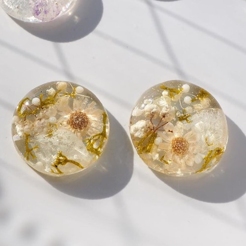 レジン ピアス イエロー ドライフラワー 春 夏 1粒タイプ カスミソウ 不規則 レジン ピアス イエロー ドライフラワー 春 夏 1粒タイプ カスミソウ