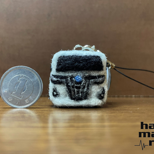 羊毛フェルト ミニカー アルファード キューブデフォルメ型