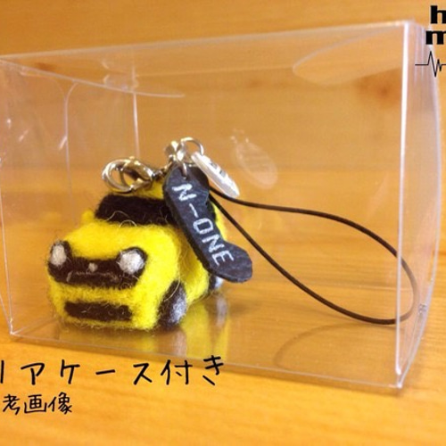 羊毛フェルト　　パグカー　スイフト180sx 羊毛フェルト スズキ ハスラー ピンク ミニカー ストラップ 羊毛