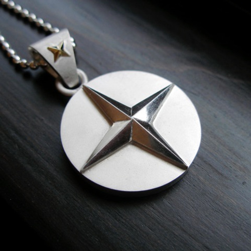 売れ筋がひクリスマスプレゼント！ 仁尾彫金『十字星メダルヘッド』ハンドメイド82 ネックレス シルバー