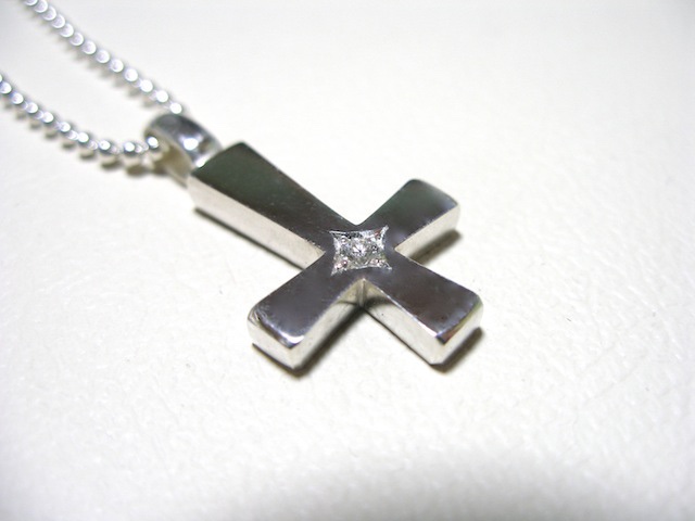 仁尾彫金『一つ星ダイヤ逆十字クロス』ハンドメイド428