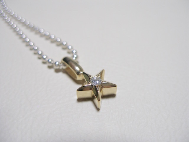 仁尾彫金『ゴールド一つ星ダイヤペンダント』ハンドメイド