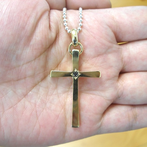 仁尾彫金『一つ星ブラックダイヤゴールドクロス』ハンドメイド 
