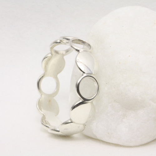 サークルリング（丸がつながったリング）6.＜SVCIR6＞シルバー925 重ね
