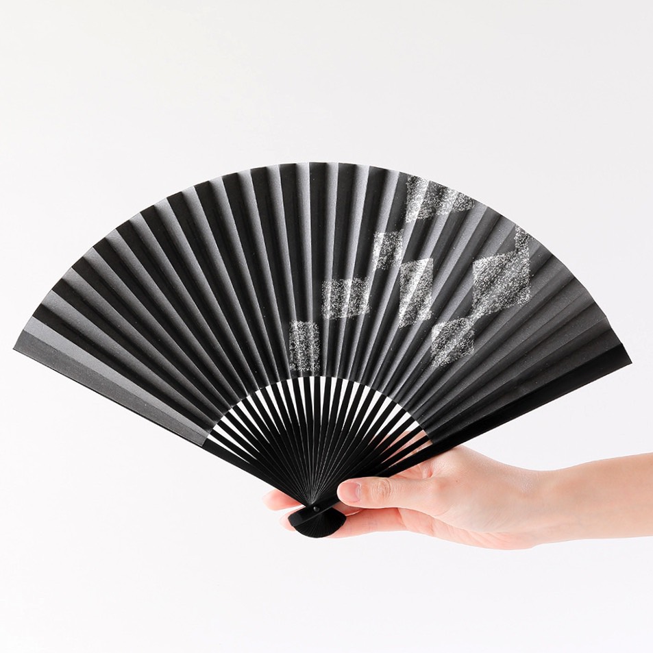 MK-1239 黒留袖 作家物 梅 扇子 牡丹 菊 流水 鳥 黒色 金彩
