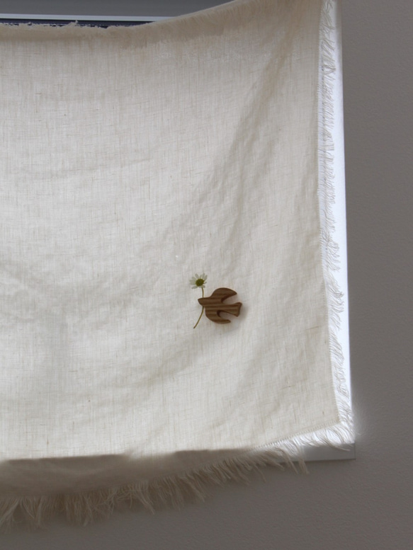 soeru ― 花を添える　木製カーテンアクセサリー　タモ国産材　トリ 3枚目の画像