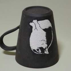 ブチ猫のマグカップ 2枚目の画像