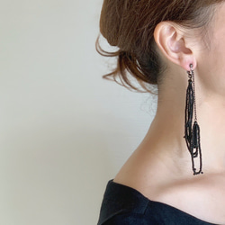 Drapes“Black×Black”（Clip-on / Pierced earrings） 2枚目の画像