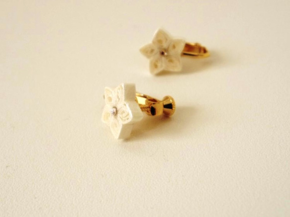 <ペーパーアクセサリー>ホシノヒカリ　イヤリング(white） 4枚目の画像