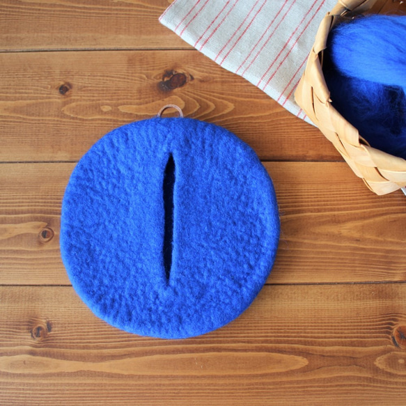 [訂單生產]鍋墊和隔熱墊/十字架（寶藍色）*羊毛氈 第2張的照片