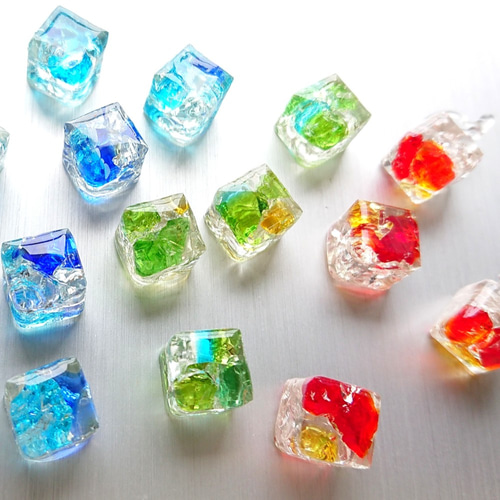 琉球ガラスの涼やかピアス・イヤリング ブルー 夏の空と海の色