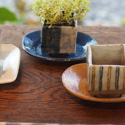 ミニ植木鉢と受け皿のセット 1枚目の画像